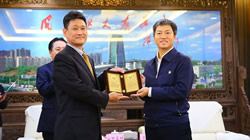 【集團新聞】助力長沙建設 住友橡膠高層獲“星沙友誼獎”